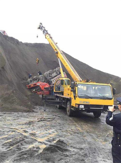 彰武上犹道路救援